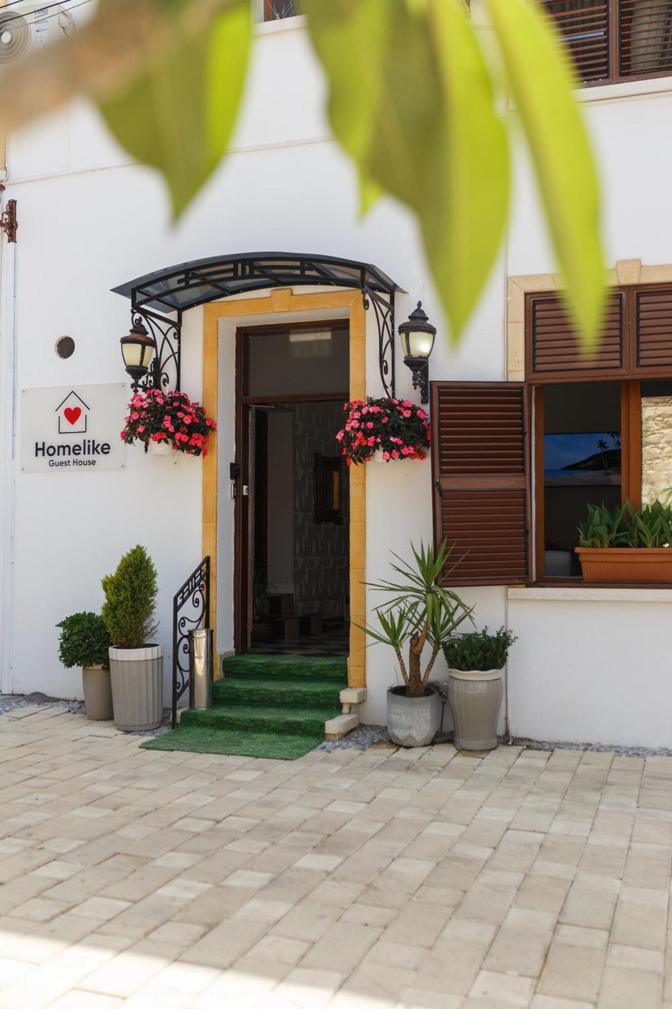 Homelike Guest House Кирения Екстериор снимка